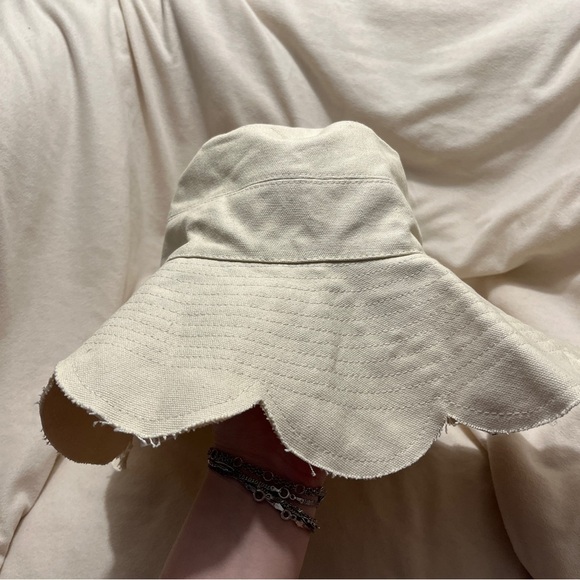 Flower Canvas Bucket Hat By Anthropologie in Ivory NWT - Picture 4 of 6
